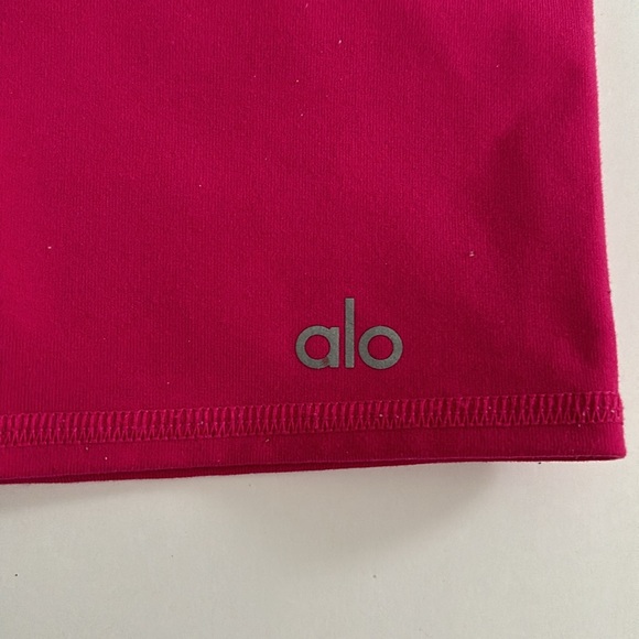 Pink Alo Biker shorts - Picture 2 of 7